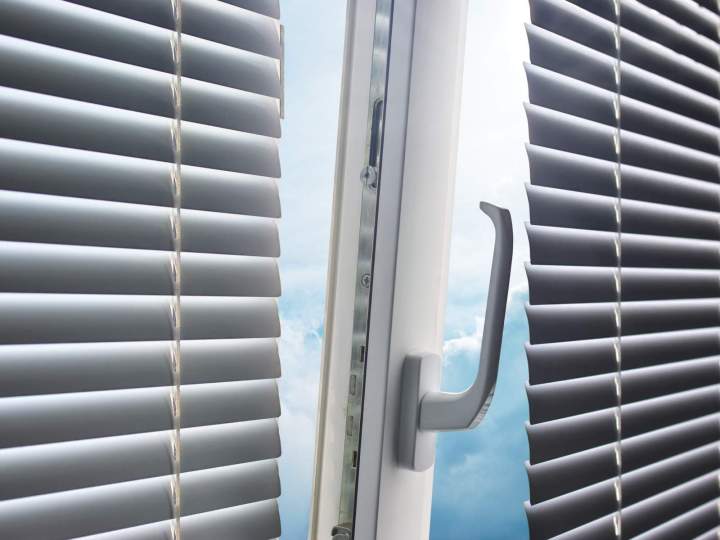 Installation de menuiseries sur mesure